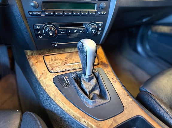 BMW 325i 8 of 11