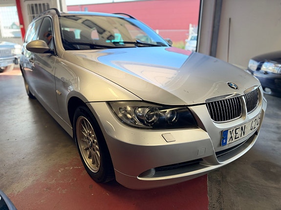 BMW 325i 2 of 11