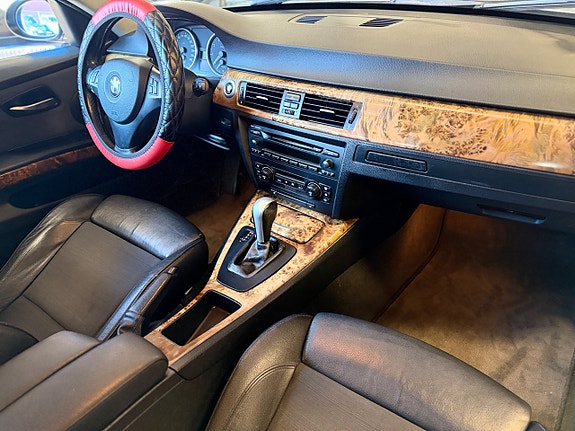 BMW 325i 9 of 11