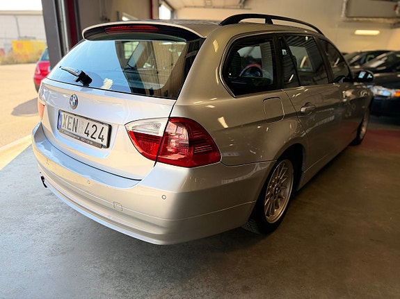BMW 325i 4 of 11