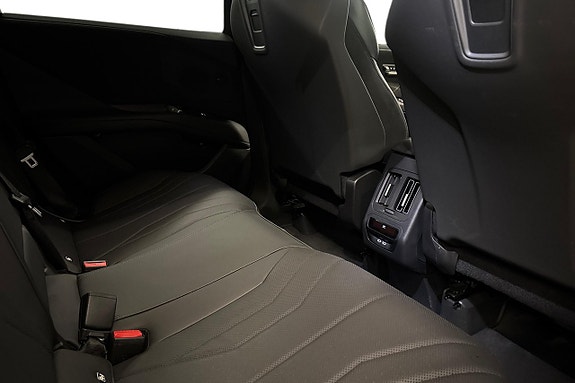 BMW iX3 7 of 20