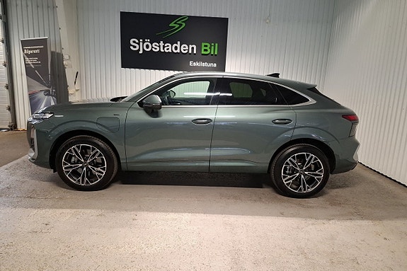 Audi Q3 2 of 20
