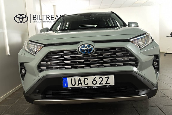 Toyota RAV4 4 of 21
