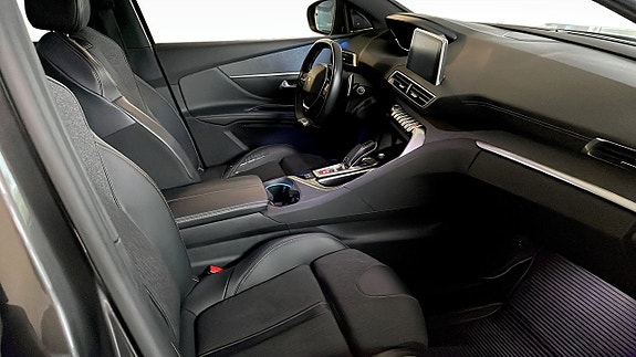 Peugeot 5008 3 of 9