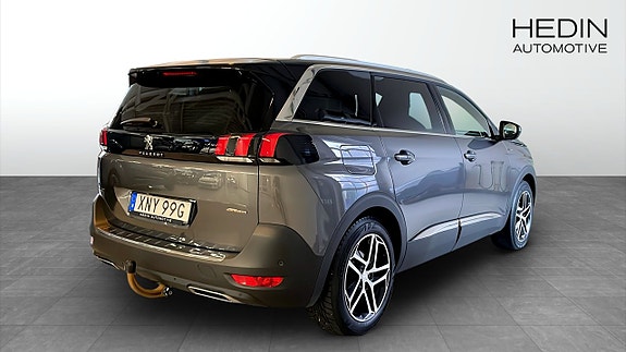 Peugeot 5008 2 of 9