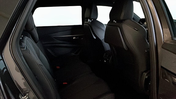 Peugeot 5008 5 of 9