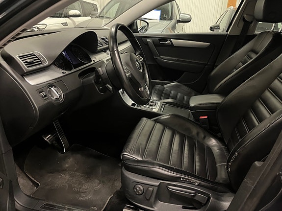 Volkswagen Passat Alltrack 12 of 13