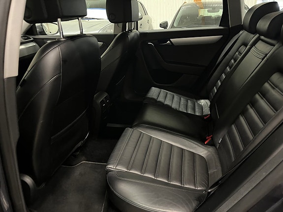 Volkswagen Passat Alltrack 11 of 13