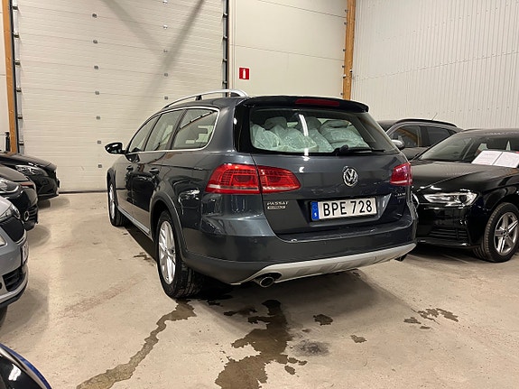 Volkswagen Passat Alltrack 5 of 13
