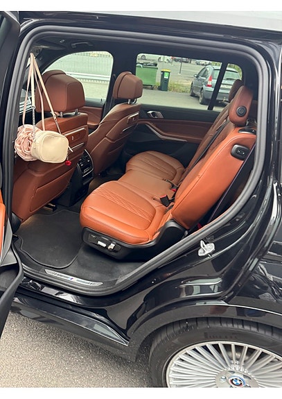 BMW X7 9 of 10