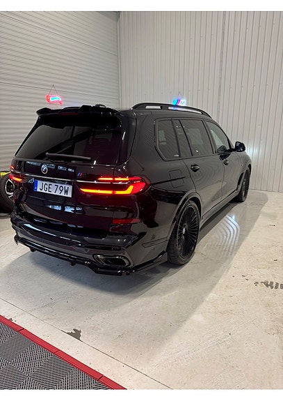 BMW X7 3 of 10