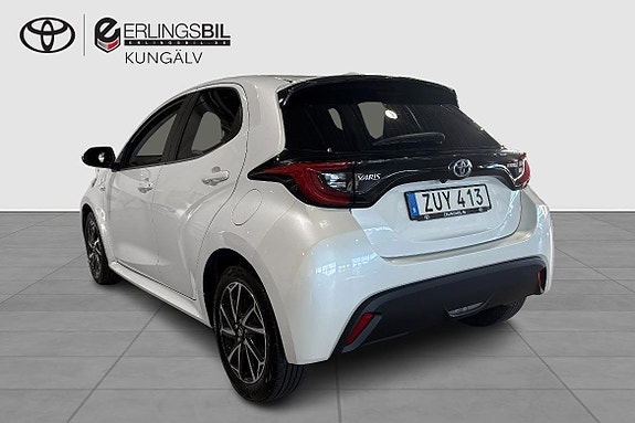 Toyota Yaris 3 of 12