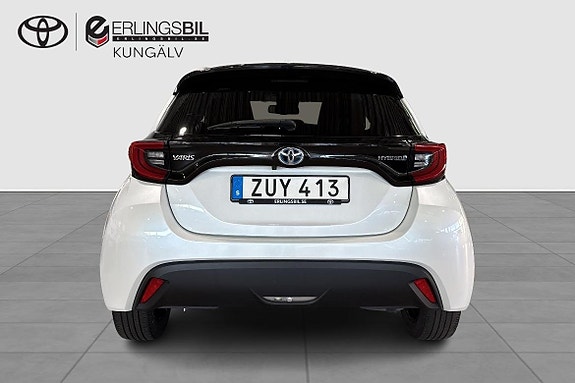 Toyota Yaris 5 of 12