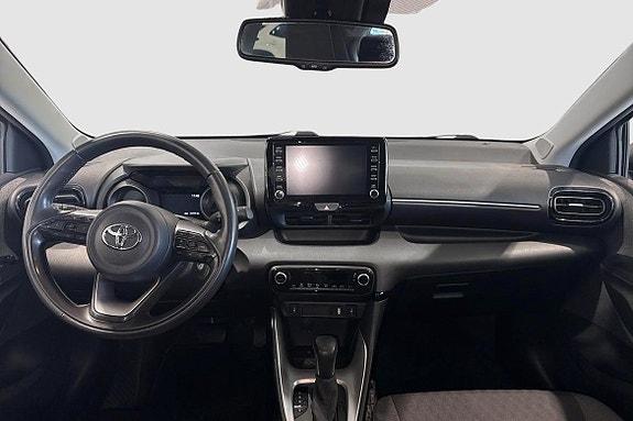Toyota Yaris 10 of 12