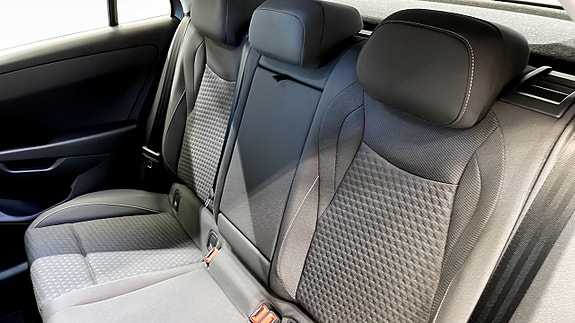 Volkswagen T-Roc 10 of 12