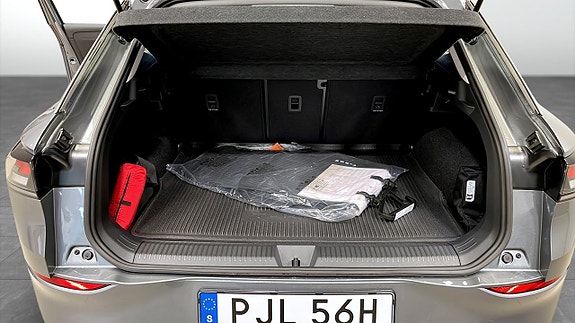 Volkswagen T-Roc 12 of 12