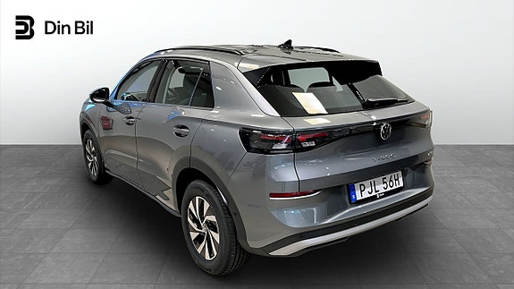 Volkswagen T-Roc 3 of 12
