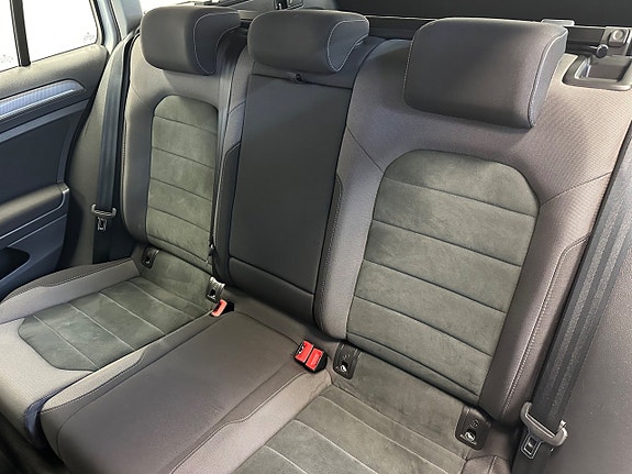 Volkswagen Golf Alltrack 18 of 28