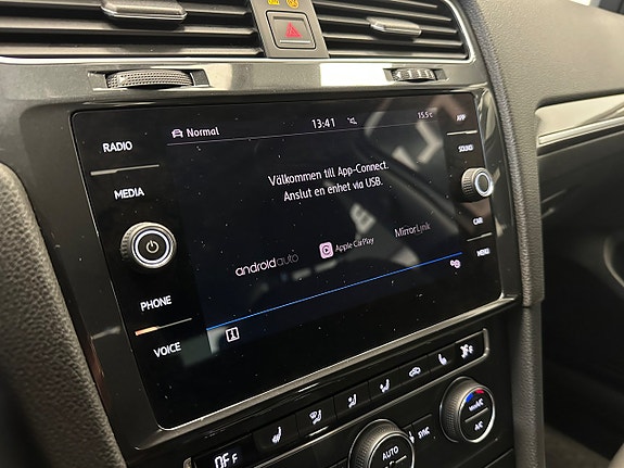 Volkswagen Golf Alltrack 26 of 28