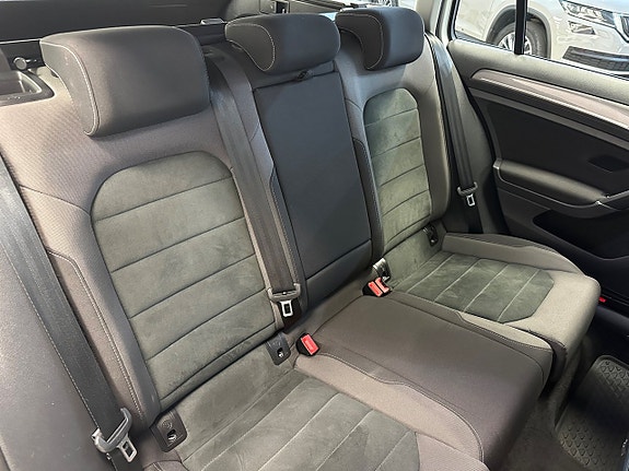 Volkswagen Golf Alltrack 19 of 28