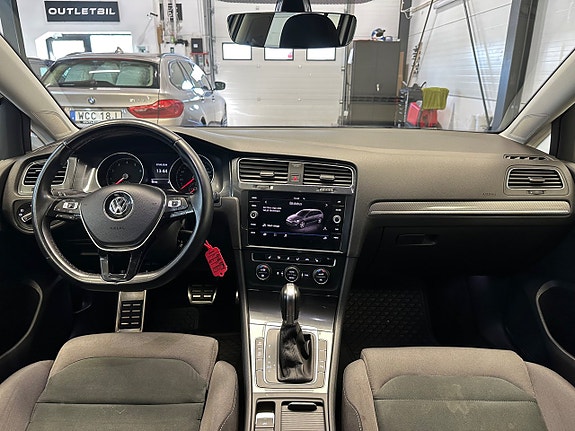Volkswagen Golf Alltrack 11 of 28
