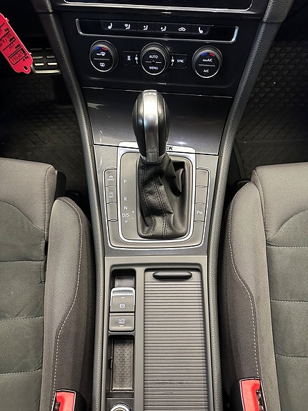 Volkswagen Golf Alltrack 23 of 28