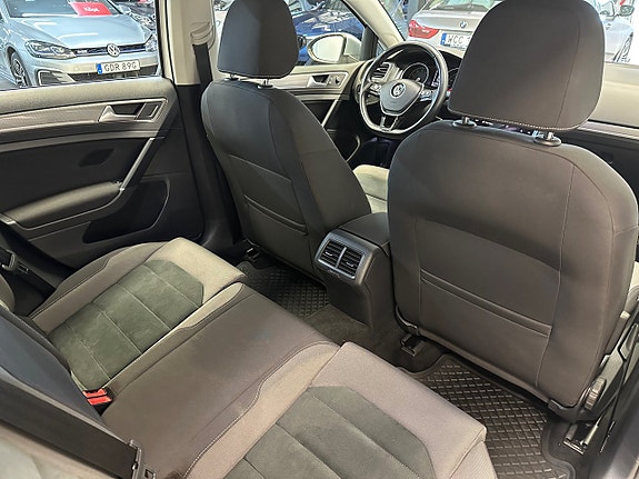 Volkswagen Golf Alltrack 17 of 28