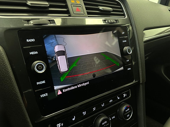 Volkswagen Golf Alltrack 25 of 28
