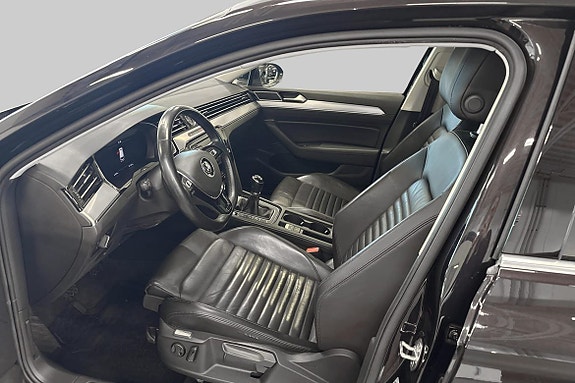 Volkswagen Passat 6 of 21
