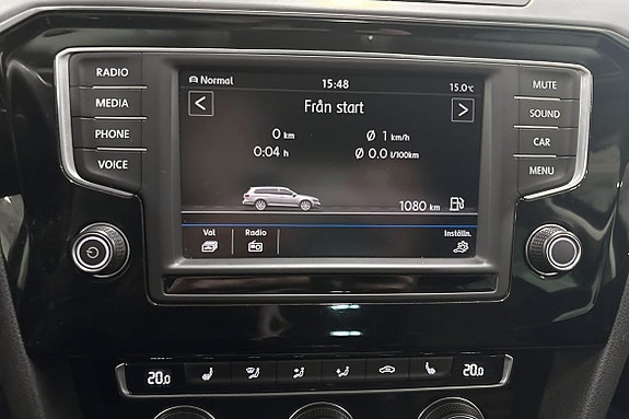 Volkswagen Passat 13 of 21