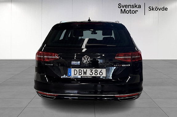 Volkswagen Passat 5 of 21