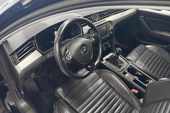 Volkswagen Passat 7 of 21