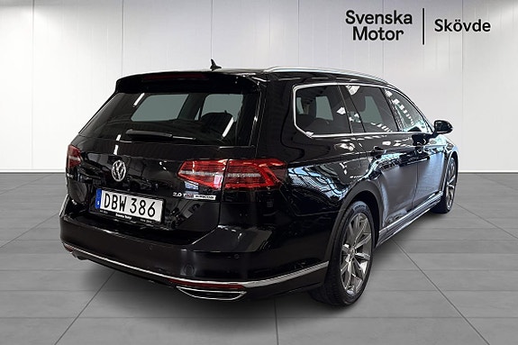 Volkswagen Passat 4 of 21