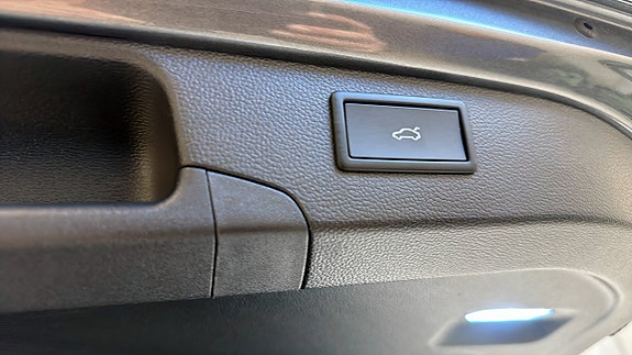 Volkswagen Passat 15 of 23