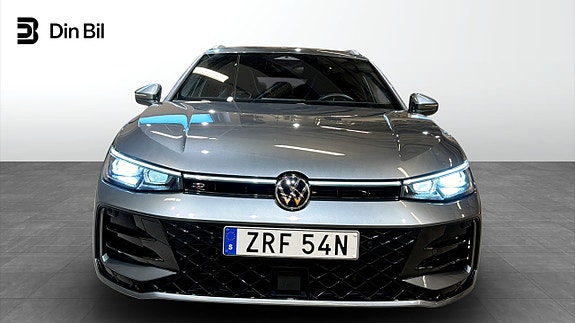 Volkswagen Passat 4 of 23