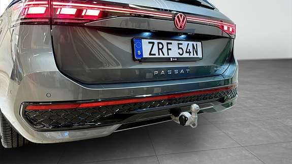 Volkswagen Passat 14 of 23