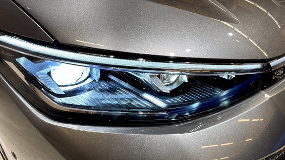 Volkswagen Passat 17 of 23