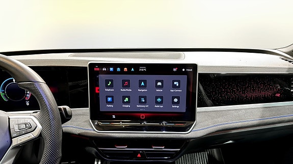 Volkswagen Passat 10 of 23
