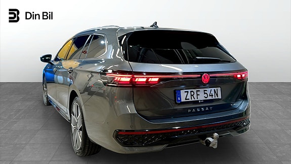 Volkswagen Passat 3 of 23