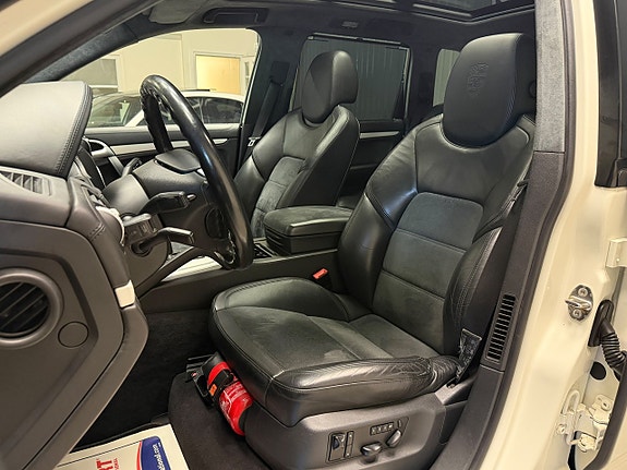 Porsche Cayenne GTS 13 of 20
