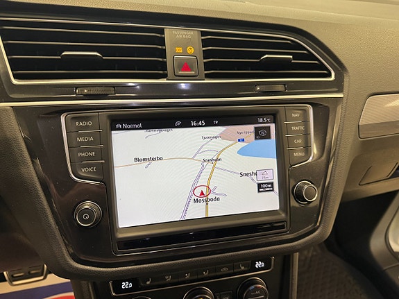 Volkswagen Tiguan 9 of 25