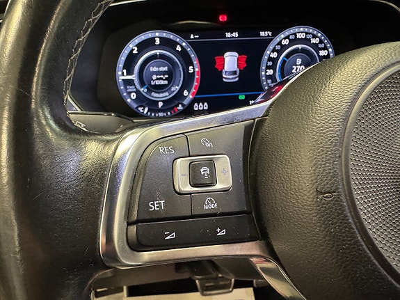 Volkswagen Tiguan 13 of 25