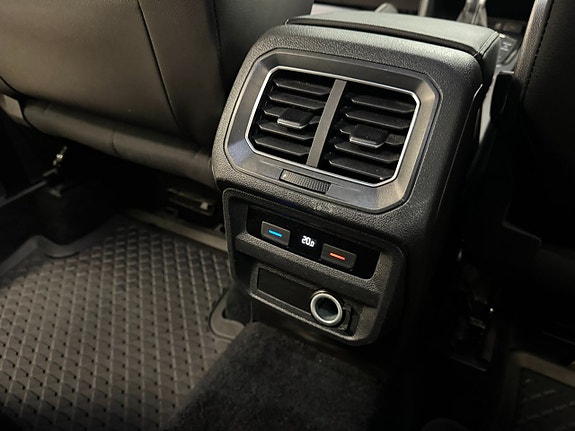 Volkswagen Tiguan 19 of 25
