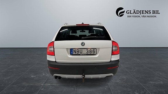 Skoda Octavia Scout 6 of 21