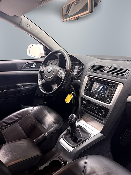 Skoda Octavia Scout 14 of 21
