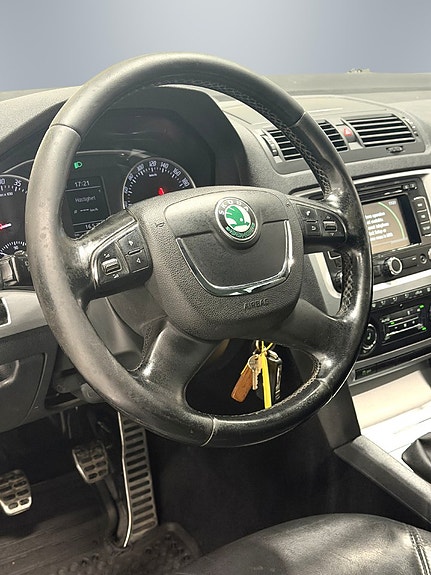 Skoda Octavia Scout 12 of 21