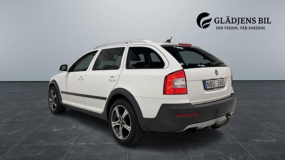 Skoda Octavia Scout 5 of 21