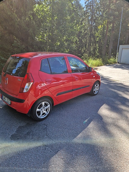 Hyundai i10 7 of 8
