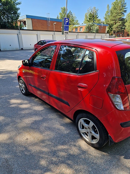Hyundai i10 6 of 8