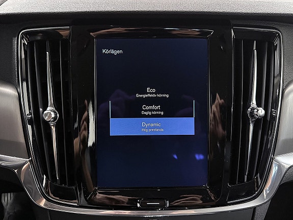 Volvo S90 26 of 30